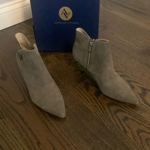 Adrienne Vittadini SENJI GREY BOOTIES (color Night KS) - New in Box
